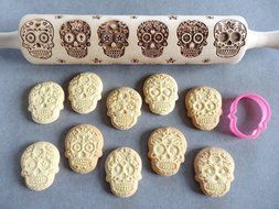 SUGAR SKULLS engraved rolling pin and cookie cutter VIDEO TEST N2