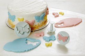 Fox Run Brands 67006 3-Piece Holly Leaf Fondant Plunger Cutter Set N7