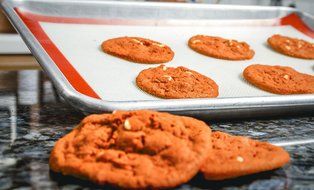 Silicone Baking Mat - Nonstick Baking Sheet N2