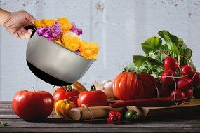 Chef Essential Stainless Steel Non-Slip Mixing Bowls Set with Handles and Pour Spouts, Set of 3, Black N14