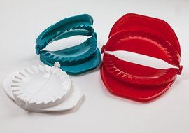 HUJI Dough Press Set Dough Pastry Baking Kitchen Dumpling Calzone Ravioli Empanada Turnover Tool (1, Red/White... N3
