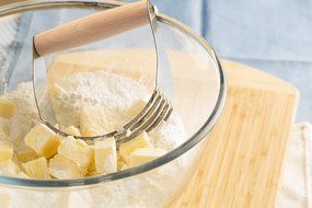 Mrs. Anderson's Baking Professional 5-Blade Pastry Cutter and Dough Blender, Stainless Steel Blades with Wood... N3