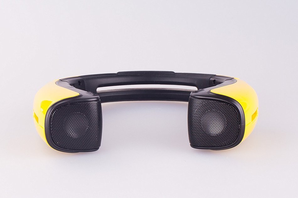 Arrela&reg; Bluetooth Stereo Speaker & Foldable Smartphone Stand, Built-in Mic, Portable Compact, USB & 3.5mm jack... N3