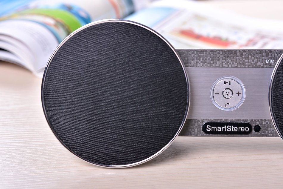 Smartstereo B80 Crisp and Clear full-range sound performance Portable Bluetooth Speaker Black Color N5