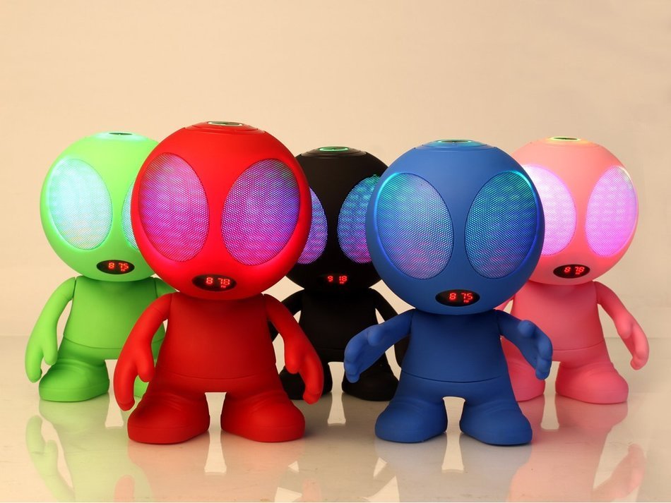 Freye Cute Alien Shape Portable Bluetooth Speaker with Stereo and Clear Bass, Support Line-in, USB, TF Card Input... N5