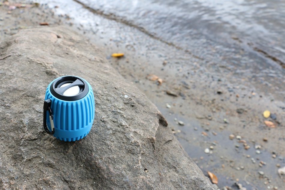 Rebelite Ballistic Boulder Weatherproof Bluetooth Speaker w/ Built-in Mic, Extra Skin, & Carabiner for iPhone,... N3