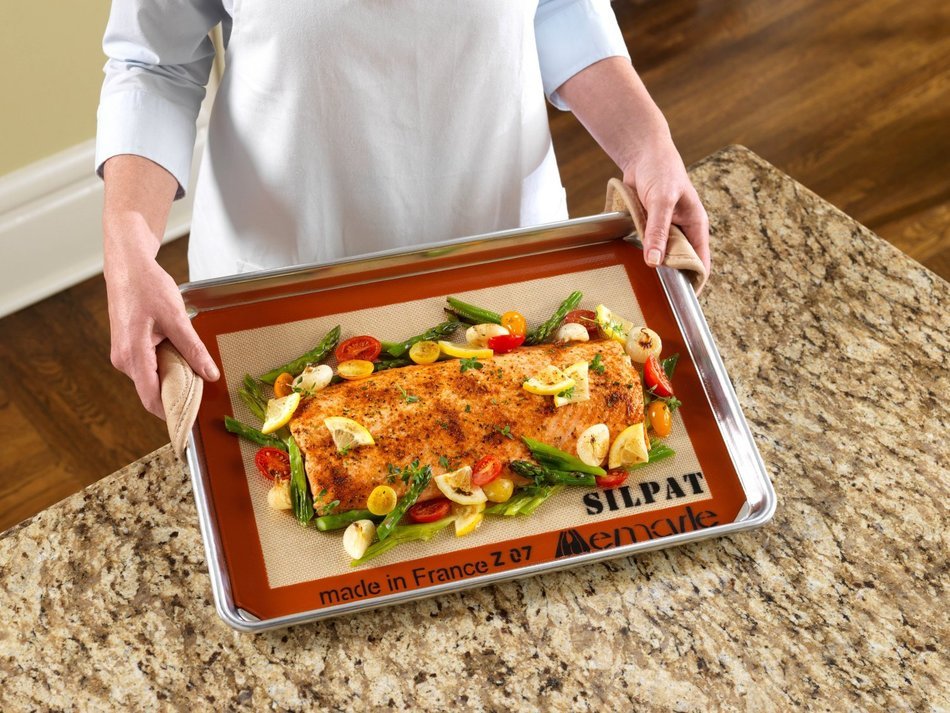 Silpat AE420295-07 Premium Non-Stick Silicone Baking Mat, Half Sheet Size, 11-5/8" x 16-1/2" N10