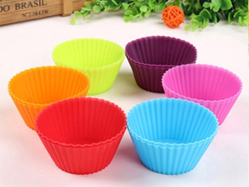 Yosoo Reusable and Non-stick Silicone 7cm Cupcake Baking Muffin Cups Molds in Storage Containerin in Six Assorted... N9