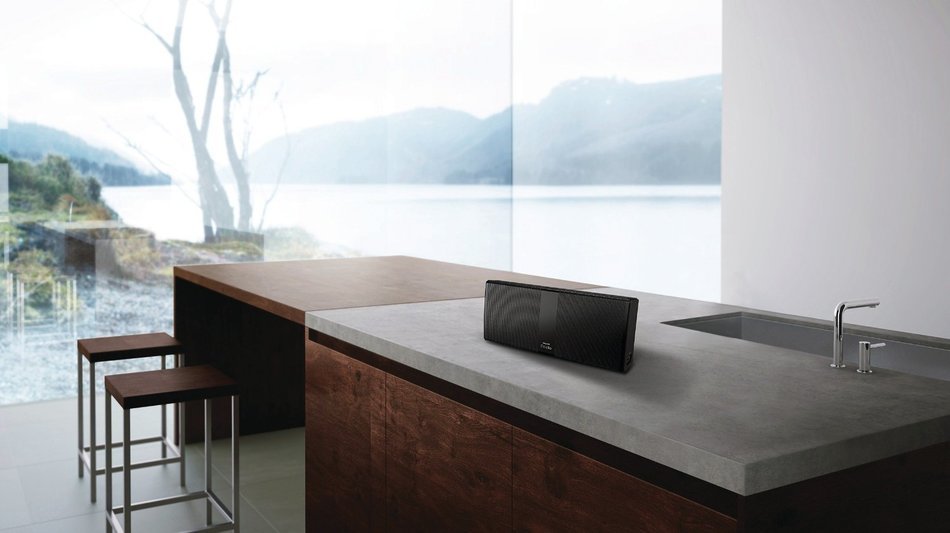 Philips Fidelio P8BLK/37 Bluetooth Portable Speaker (Black) N3