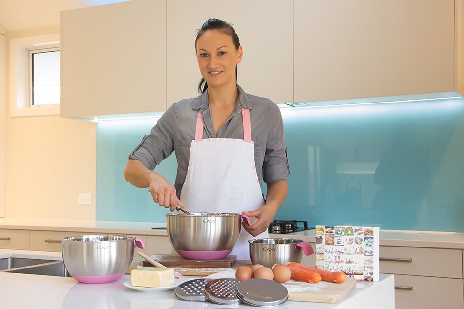 SPECIAL OFFER - 10 PIECE SET - 18/10 Stainless Steel Mixing Bowls with Handles, Lids, Spout, Non-slip Silicone... N29