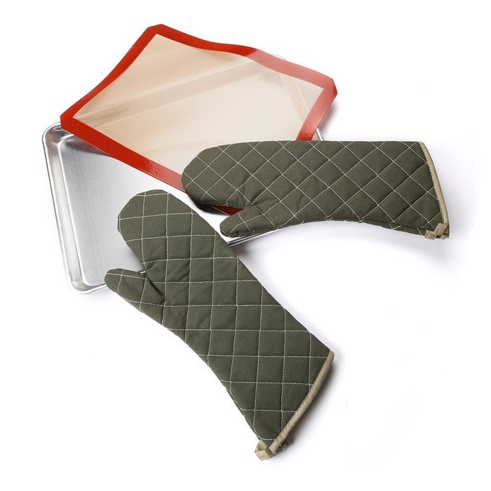 FortheChef's Half-Size Silicone Baking Mat & Aluminum Sheet Pan Set with 2 Oven Mitts