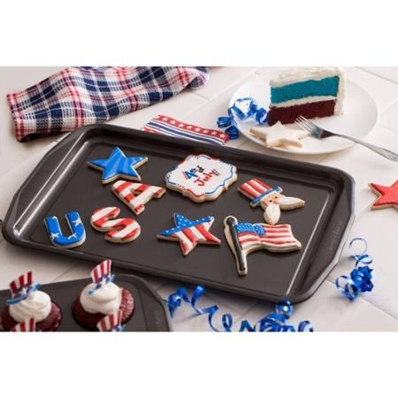 Baker's Secret Signature 17" x 11" Medium Cookie Sheet, Steel N2