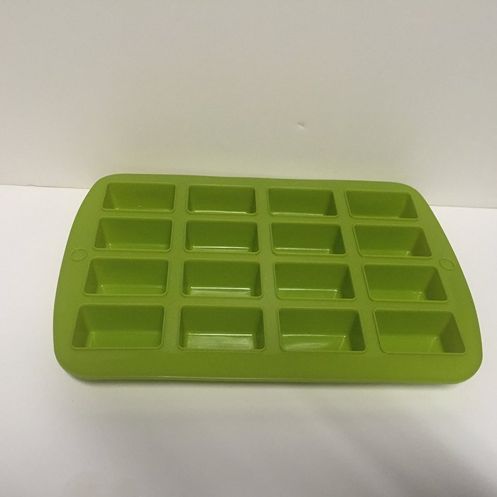 Tastefully Simple Silicone Bar Pan