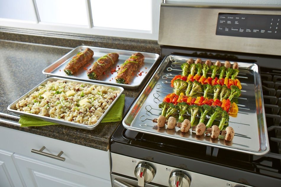 Artisan Professional Classic Aluminum Baking Sheet Pan Set with Quarter, Half, and 2/3-Size Sheets N2