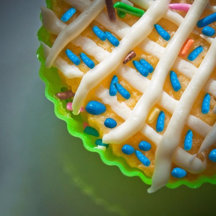 borealis-baking-premium-silicone-baking-cups-16-large-jumbo-cupcake