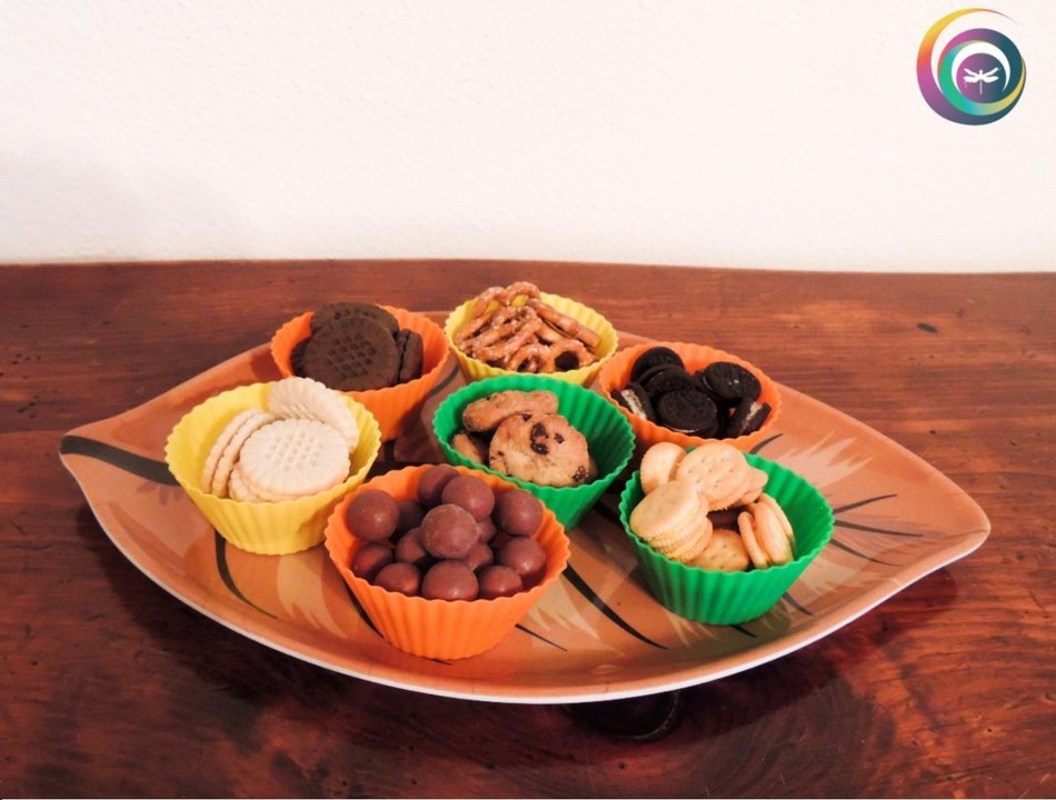 Borealis Baking Premium Silicone Baking Cups - 16 Large / Jumbo Cupcake Liners / Muffin Cups in 8 Beautiful Colors... N6