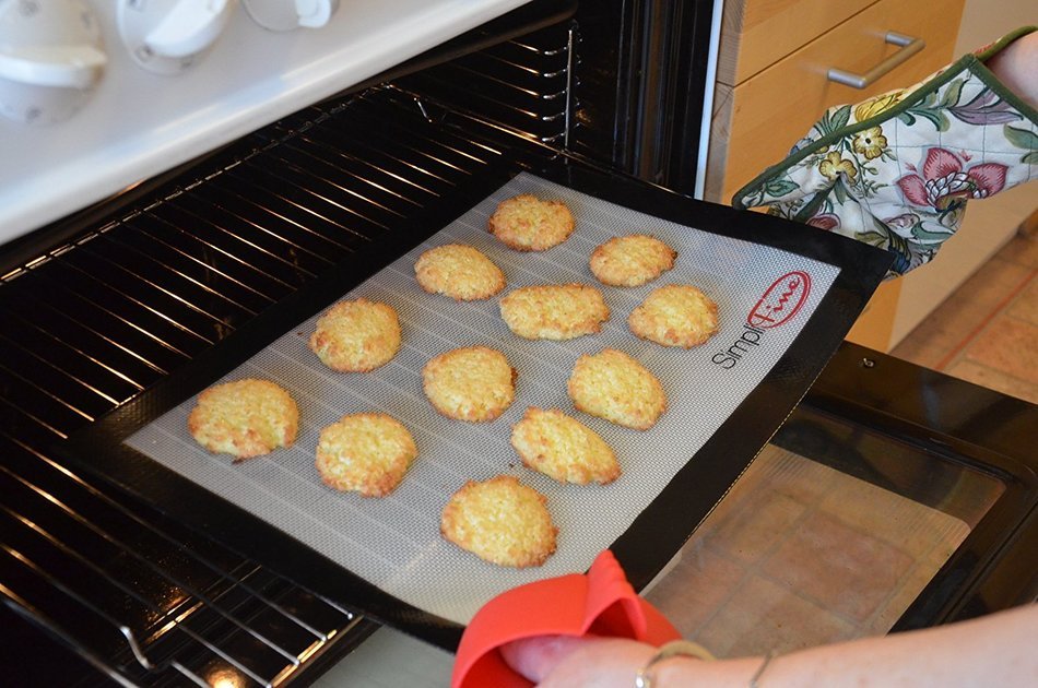 SimpliFine Baking Liner, Reusable Silicone Baking Mat Sheet Professionals Prefer, Best Half Size Heat Resistant... N6