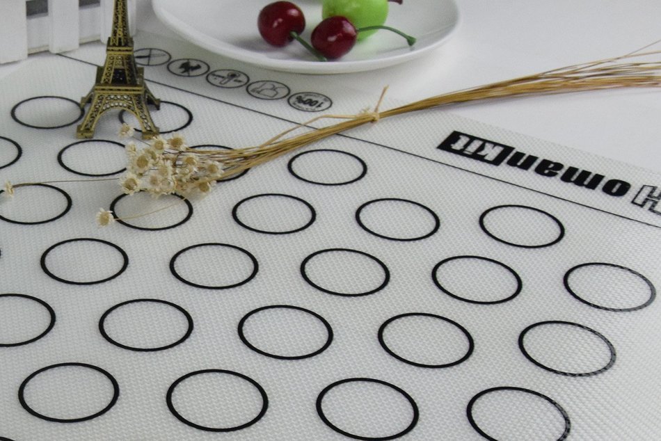 Homankit Silicone Baking Mat for Macarons 63 Circles Black 15-3/4" x 23-5/8" N5