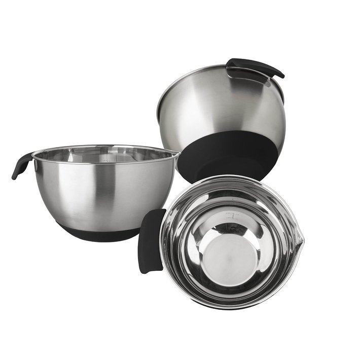 Chef Essential Stainless Steel Non-Slip Mixing Bowls Set with Handles and Pour Spouts, Set of 3, Black N6