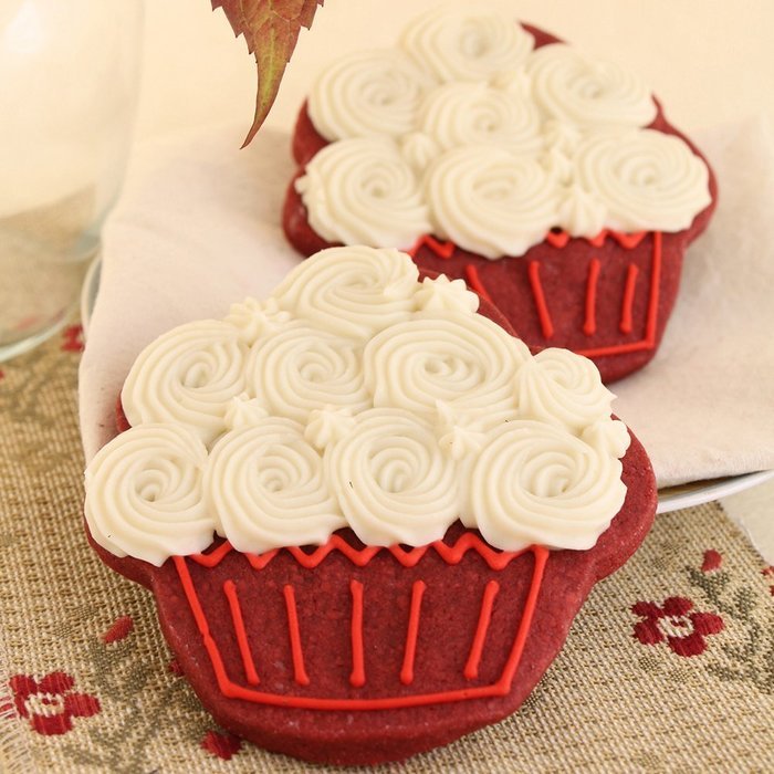 Ann Clark Cupcake Cookie Cutter - 4 Inches - Tin Plated Steel N3