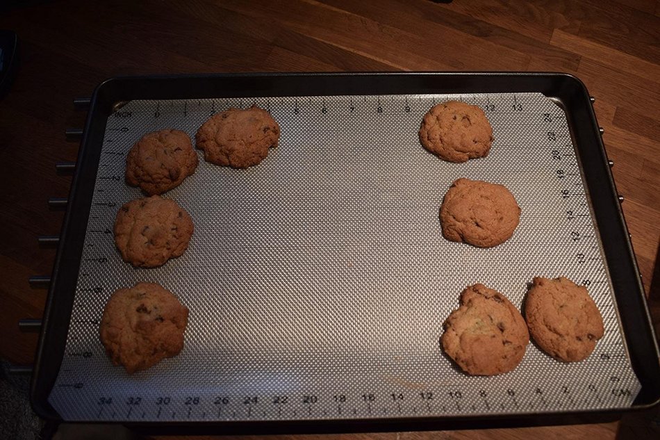 Homankit Silicone Baking Mat with Measurements, Half Sheet 11 5/8" x 16 1/2", Reusable Non-Stick Surface, White N5