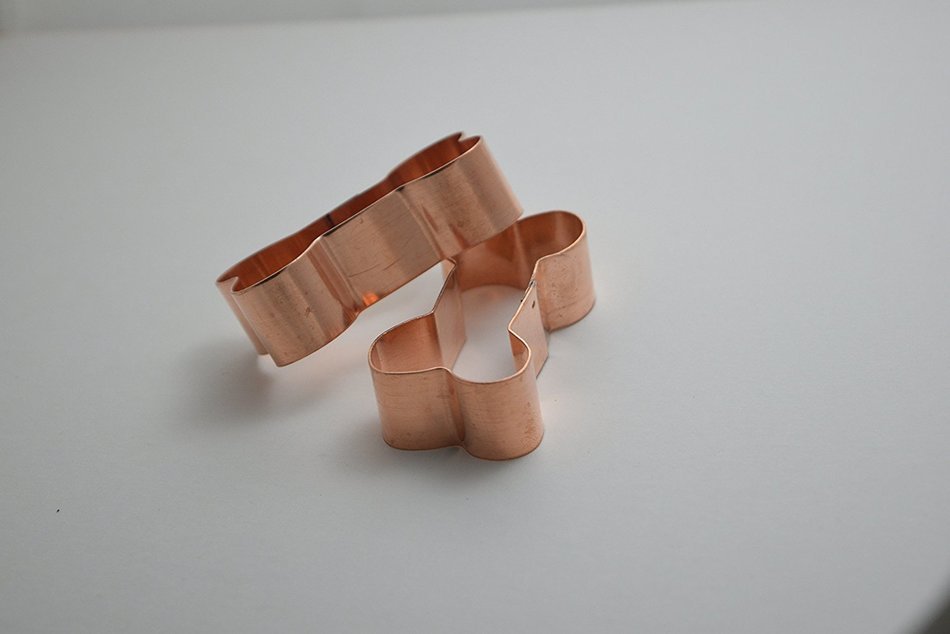 Pair of 2.5 Inch Little Dog Bone Cookie Cutters N2