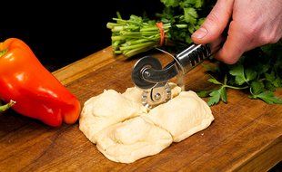 Pastry and Ravioli Cutter Wheel by Natures Kitchen Commercial Grade Stainless Steel N8