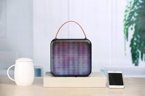 Bluetooth Speaker For Kids With Dancing Lights - FRESHeCOLOR - Perfect For Any Kids Room, Perfect For The Family... N5