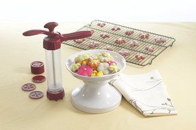 Nordic Ware Spritz Cookie Press N2