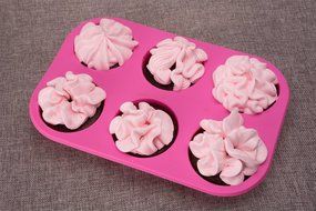 LAVAVIDA Silicone Baking Cups, 24 Pack 6 Colors Cupcake Liners, Reusable &amp; Nonstick Muffin Cups Cake Molds N12