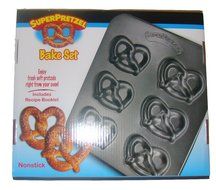Super Pretzel Bake Set - Nonstick Soft Pretzel Sheet / Baking Mold Pan