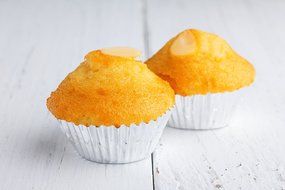 Mrs. Anderson&rsquo;s Baking Foil Muffin and Cupcake Cup Liners, Regular Size