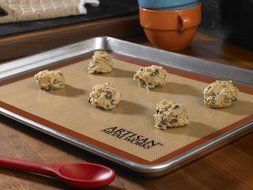 Artisan 2-Piece Professional Baking Set with Quarter-Size Cookie Sheet Pan and Silicone Baking Mat with Red Border N4