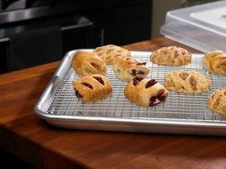 Artisan 2-Piece Professional Baking Set with Quarter-Size Cookie Sheet Pan and Silicone Baking Mat with Red Border N12