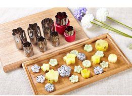 Lingstar Cookie Cutters Stainless Steel Mini Animal Shape Fruit Vegetable Mold Pack of 8 Red N2