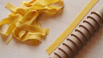 Eppicotispai Beechwood fettuccine Cutter Rolling Pin, Large N8