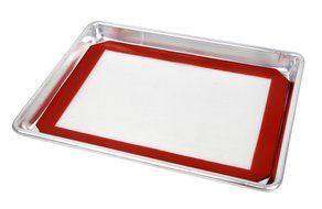 New Star 38439 Commercial 18-Gauge Half Size Aluminum Sheet Pan and Silicone Baking Mat Set, 13 by 18-Inch