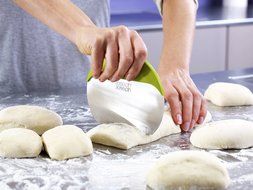 Joseph Joseph Dough Cutter/Chopper and Bowl Scraper Duo Bake, White N4