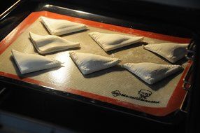 Shc-Nonstick Silicone Baking Mat-Silpat Baking Sheet Liner, 16 1/2x11 Corner Cut to Fit Your Trays/Pans N4