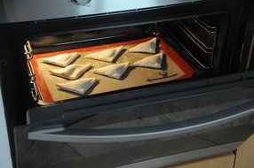 Shc-Nonstick Silicone Baking Mat-Silpat Baking Sheet Liner, 16 1/2x11 Corner Cut to Fit Your Trays/Pans N6