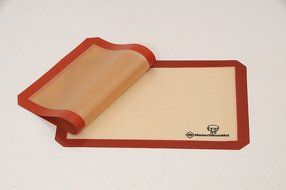 Shc-Nonstick Silicone Baking Mat-Silpat Baking Sheet Liner, 16 1/2x11 Corner Cut to Fit Your Trays/Pans N7