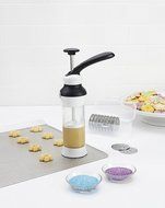 OXO Good Grips Cookie Press with Stainless Steel Disks and Storage Case N7