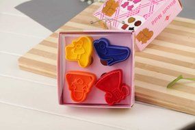Home Value Fashionable 4-piece Clothing Cookie Cutter Set (COOKIECUTCKA02) N2