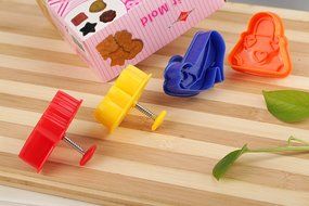 Home Value Fashionable 4-piece Clothing Cookie Cutter Set (COOKIECUTCKA02) N3