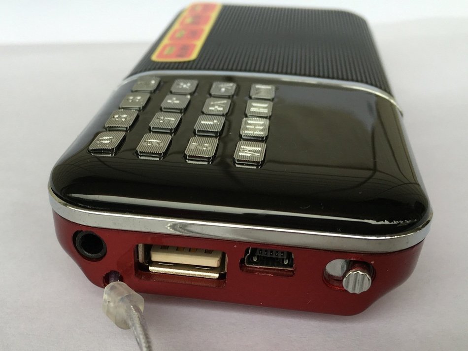 Ohala Mini Portable Am/Fm Radio Digital MP3 Music Player Support Micro SD/TF Card USB Disk N21