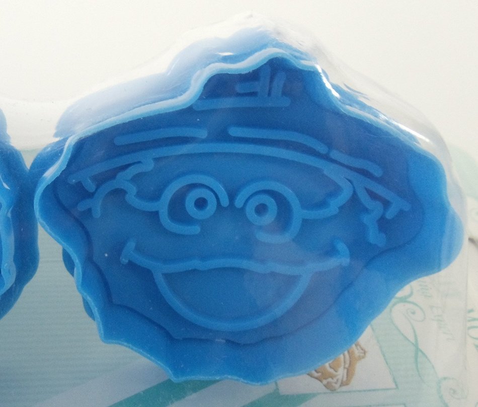 Sesame Street 2" Mini Birthday Party Favor Cookie Cutter Set Featuring Cookie Cutters of Elmo, Ernie, Cookie Monster... N2