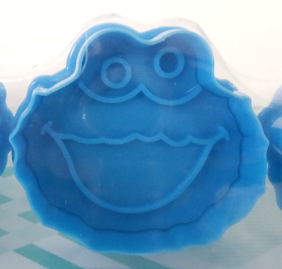 Sesame Street 2" Mini Birthday Party Favor Cookie Cutter Set Featuring Cookie Cutters of Elmo, Ernie, Cookie Monster... N3