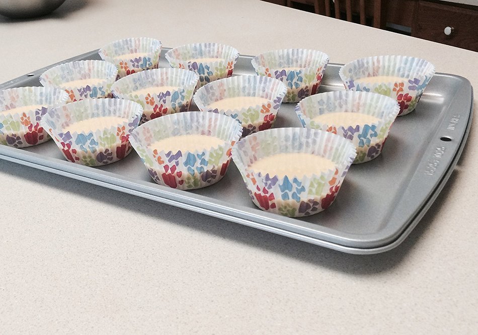 PartiFun Paw Print Cupcake Premium Paper Cupcake Liners (32 count), No Muffin Pan Needed N3