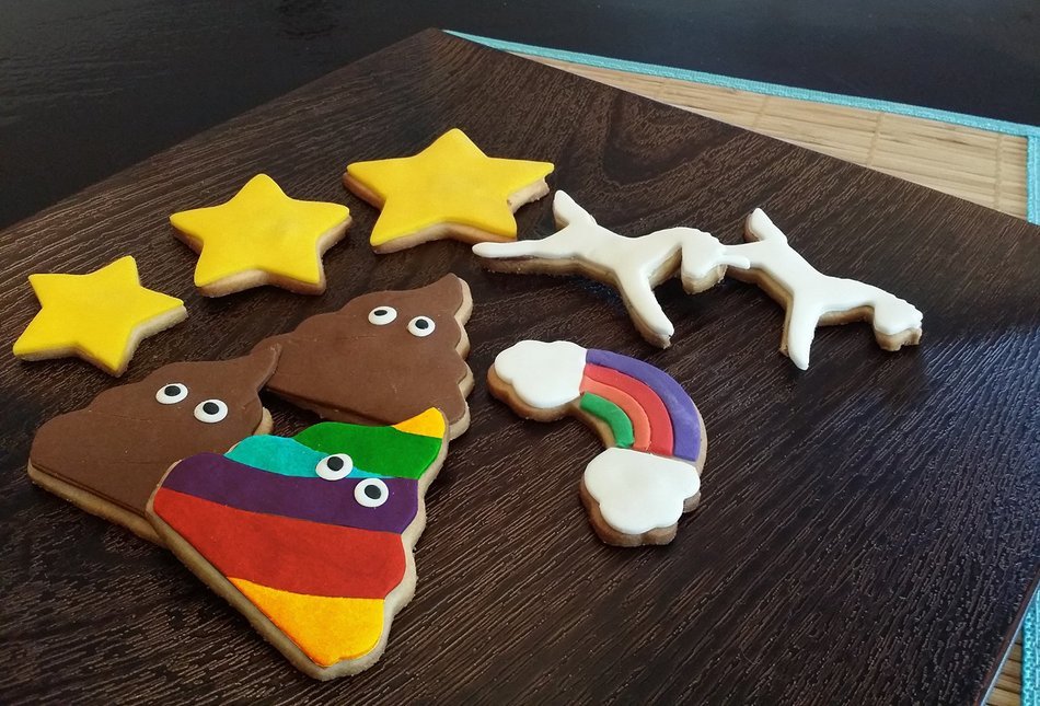 Unicorn Party Baketime Fun Set With 6 Unique Cookie Cutters Including Unicorn, Rainbow Poop, Rainbow Cloud & Cascading... N2