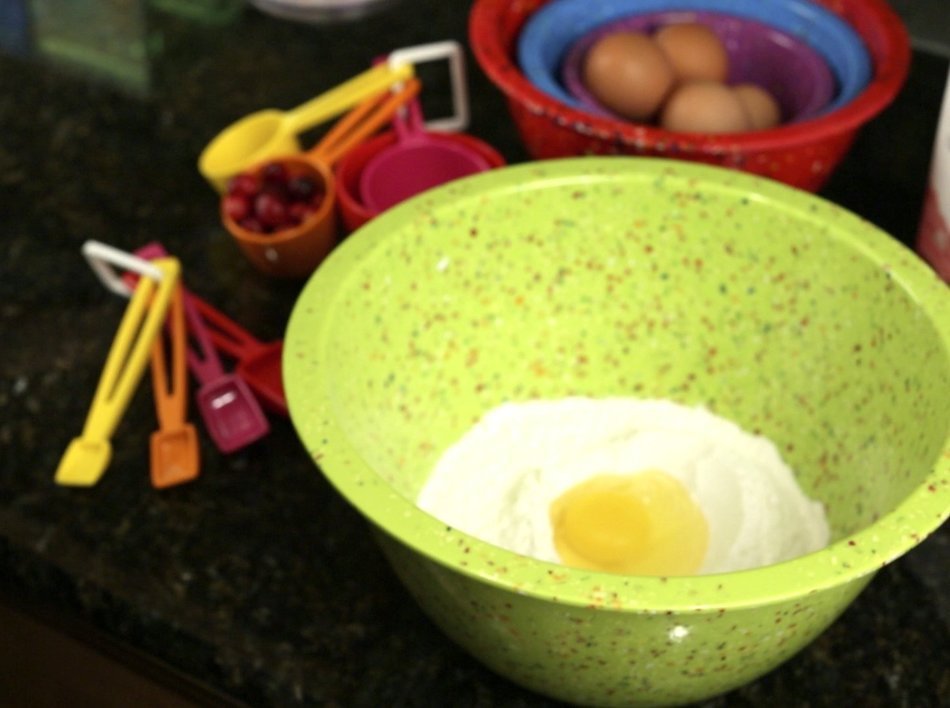 Zak! Designs Confetti Mixing Bowls (4 Piece Set), Durable and BPA-free Melamine, Assorted Orange N13